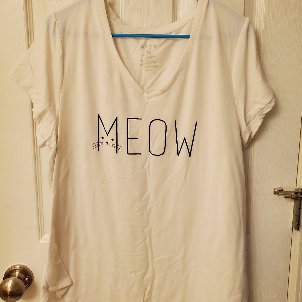 Apt 9 cat meow shirt